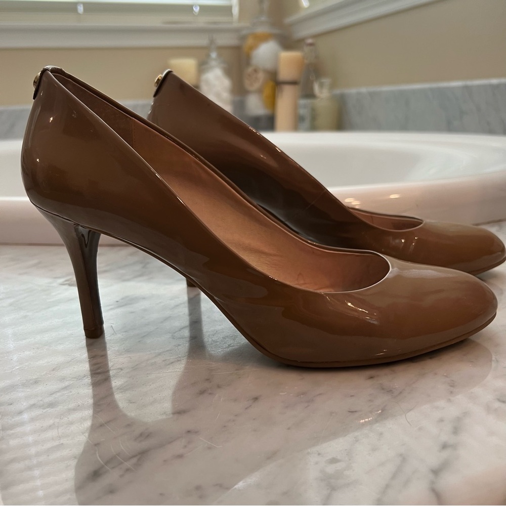 Michael Kors Women’s Pumps in Taupe Patent Leather Size 10.5
